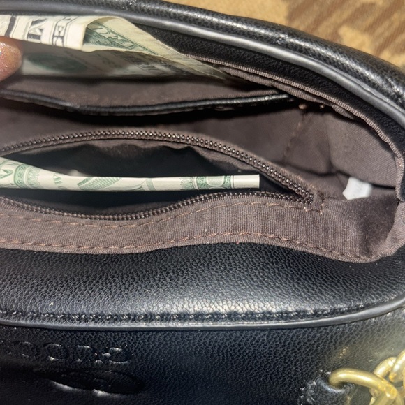 SEND REASONABLE OFFER. I'LL SAY YES. No rips or damage. Firm or Best Offer - Picture 6 of 6